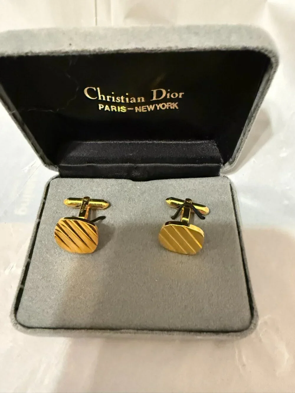 Christian Dior Vintage Gold Toned 1/2" Square Cufflinks Original Box - Picture 2 of 3